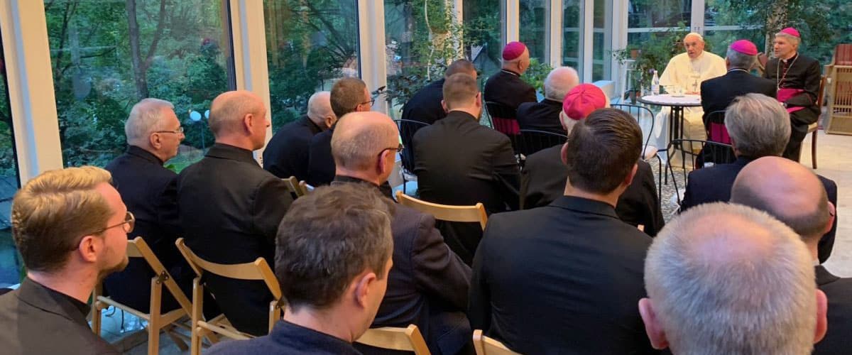 « JE CROIS QUE LE SEIGNEUR DEMANDE UN CHANGEMENT DANS L’ÉGLISE »-Dialogue privé avec les jésuites des pays baltes